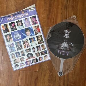 Black Hand Fan and TWICE Photo Poster Set